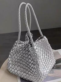 1667431