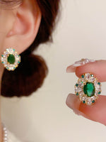 GREEN