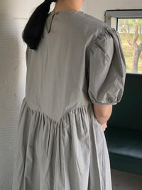 940576