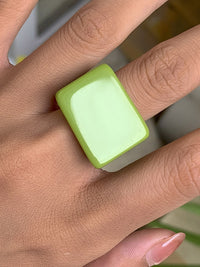 873695